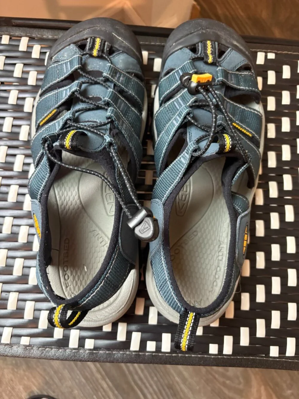 KEEN Newport H2 Waterproof Sport Sandals Men's Size 10.5 Blue Hiking Water Shoe